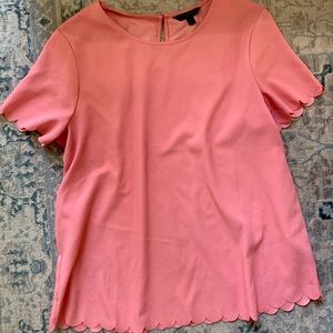 BR coral scalloped hem top